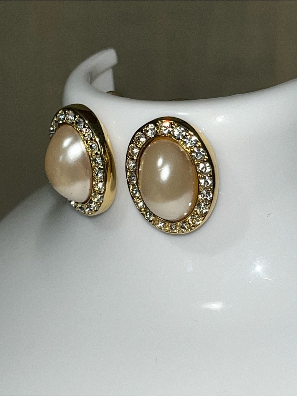 Vintage Kenneth Jay Lane Pearl & Crystal Gold-tone Earrings - Picture 3 of 9